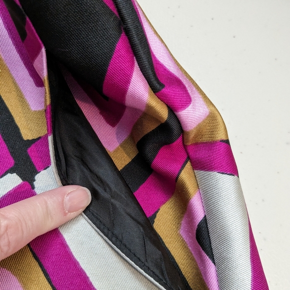 Striking A-line bold color geometric design skirt by LANE BRYANT. Size 16 - Picture 2 of 8